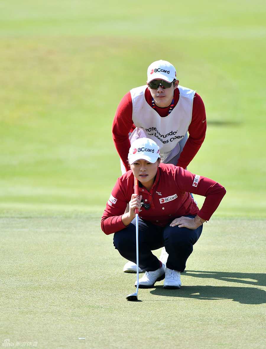 中国业余新星隋响在比赛中优雅挥杆，动作流畅，展现了新生代的无限潜力。