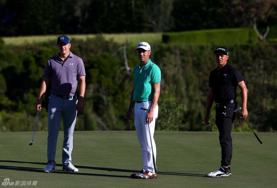 乔丹·斯皮思在卡帕鲁瓦练习轮中神情专注，微风拂过种植园球场翠绿的球道，世界第一正在为卫冕征程做最后准备