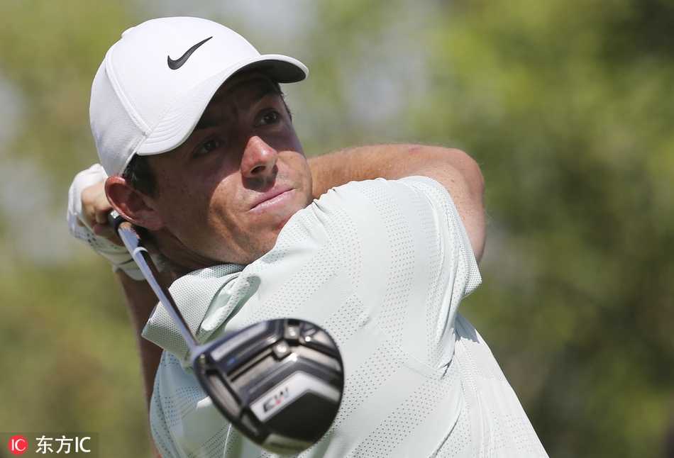 王者归来的救赎之路 威利特迪拜封王终结两年冠军荒 第十七洞的决胜时刻,威利特在球迷的注视下,以一记精准的铁杆攻上果岭,小球稳稳落在洞杯旁,留下致胜的小鸟机会