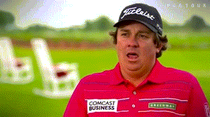 杜夫纳潇洒甩头，金色头发在阳光下划出随性的弧线，仿佛将一切压力都甩在身后。