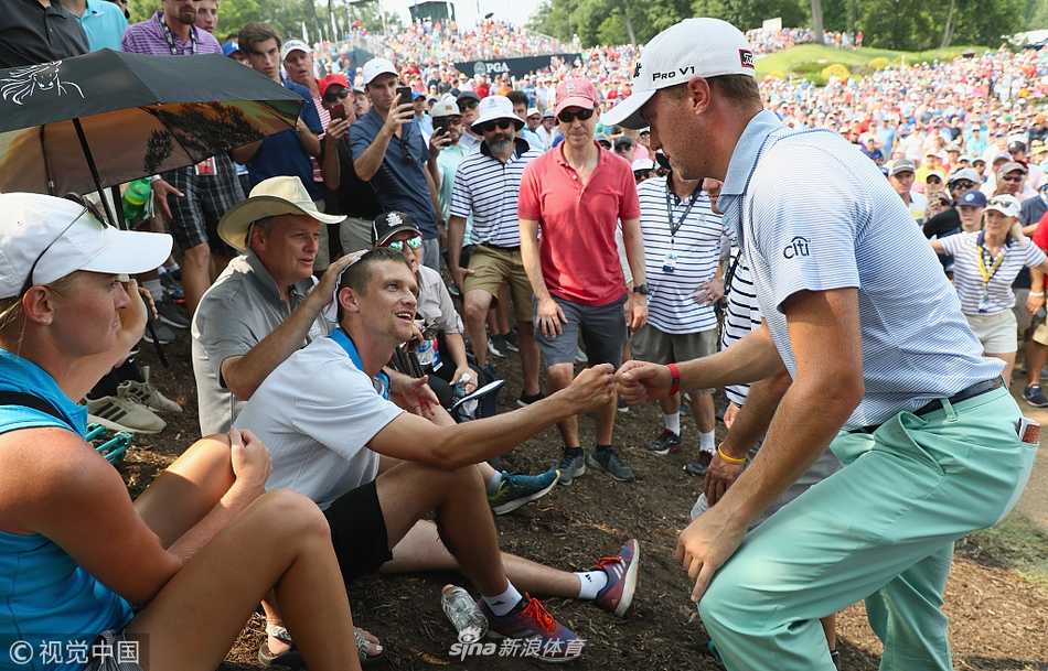 百届PGA锦标赛的激情与回响:科普卡卫冕伍兹归来 麦克罗伊与斯皮思并肩前行,新一代天王的风采与压力